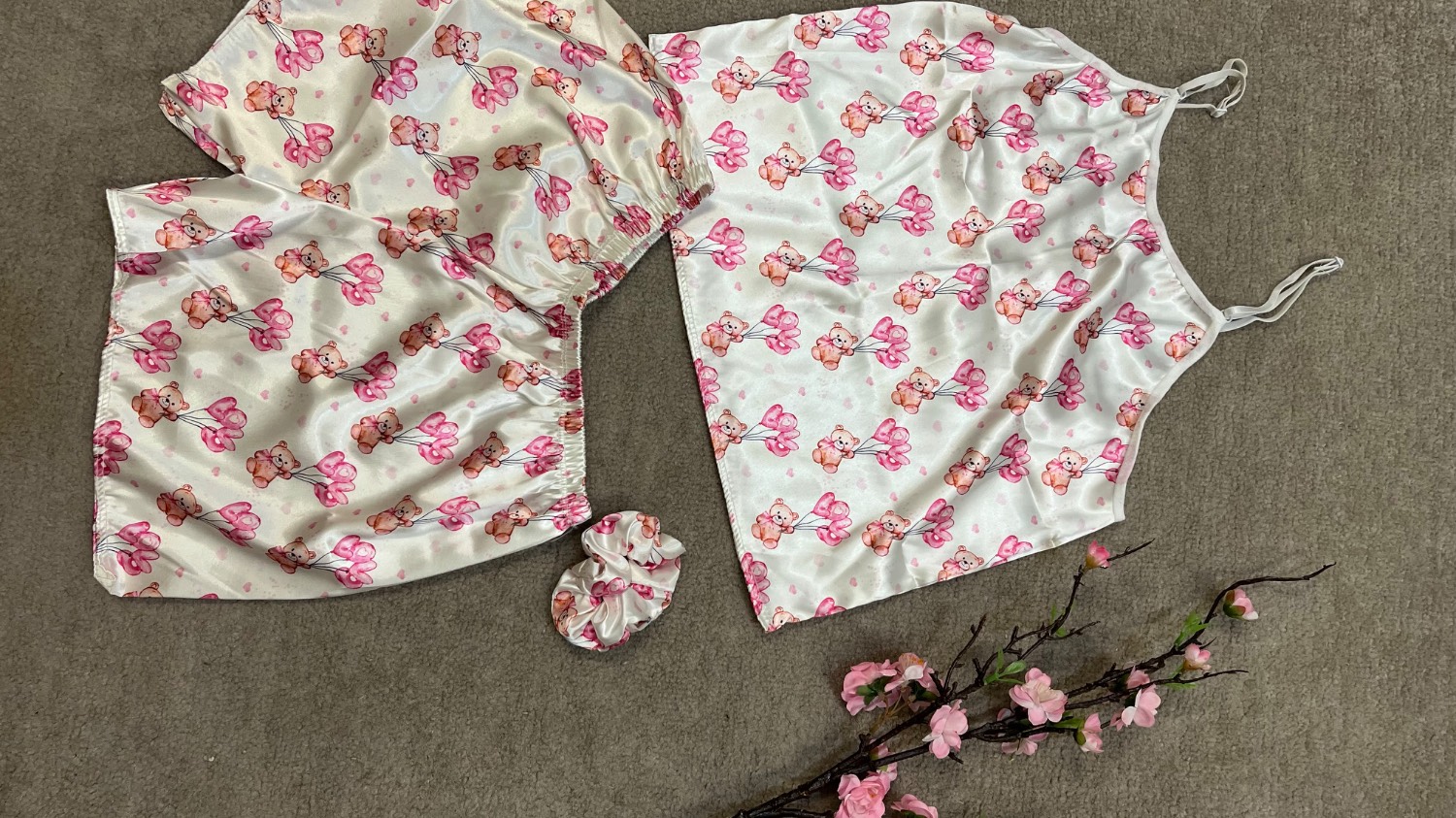 ست  تاپ و شورتک ساتن ابریشم طرح خرس و بادکنک (مدل Teddy Pink)
